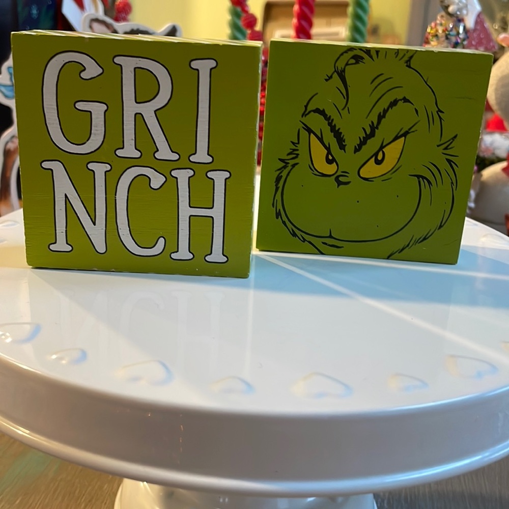 Grinch stripped wood decor
